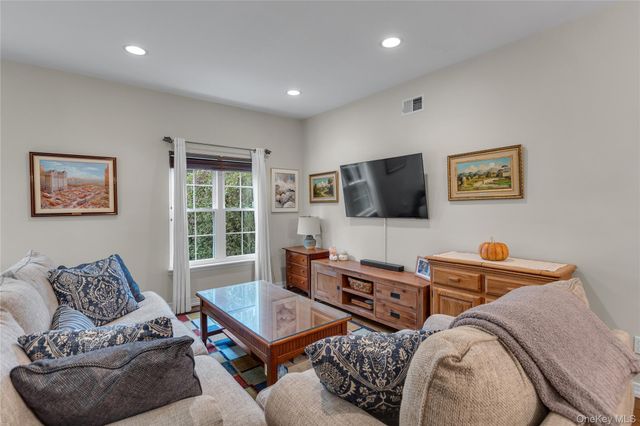 32 Scarborough Drive, Smithtown, NY 11787