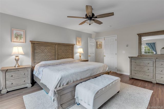 32 Scarborough Drive, Smithtown, NY 11787