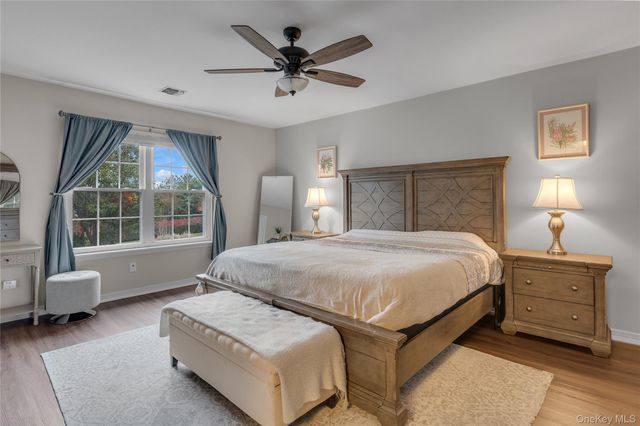 32 Scarborough Drive, Smithtown, NY 11787