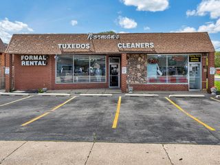17702 Oak Park Avenue, Tinley Park, IL 60477