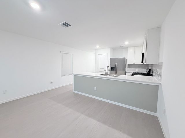 945 Pertuso Lane, Huffman, TX 77336
