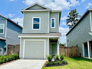 945 Pertuso Lane, Huffman, TX 77336