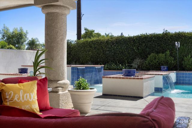 1910 Three Bridges Way, Bakersfield, CA 93311