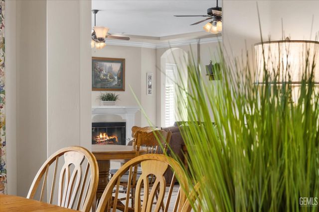 1910 Three Bridges Way, Bakersfield, CA 93311