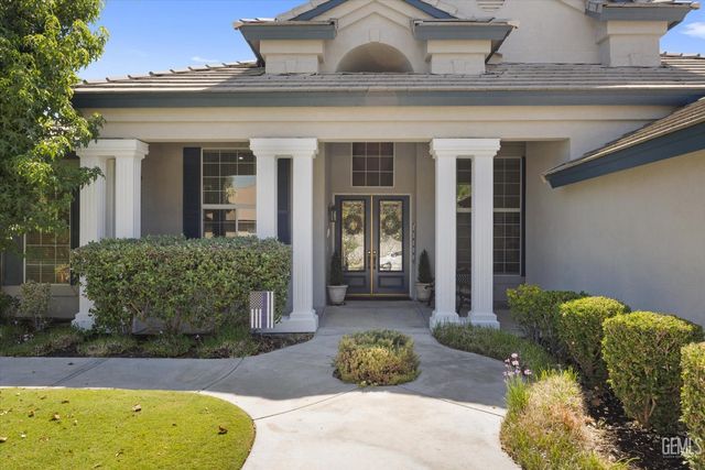 1910 Three Bridges Way, Bakersfield, CA 93311