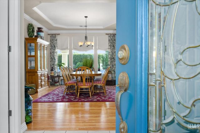 1910 Three Bridges Way, Bakersfield, CA 93311