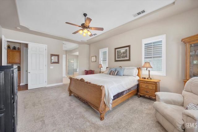 1910 Three Bridges Way, Bakersfield, CA 93311