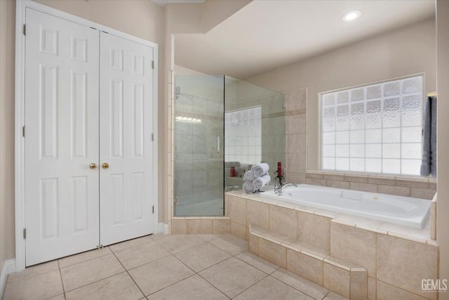 1910 Three Bridges Way, Bakersfield, CA 93311