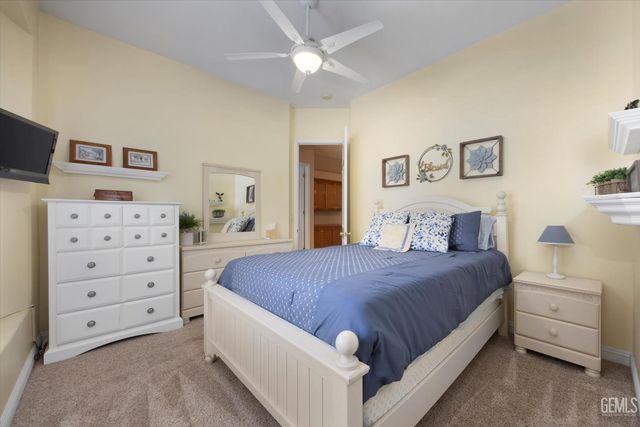 1910 Three Bridges Way, Bakersfield, CA 93311