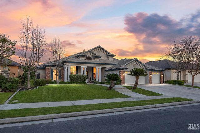 1910 Three Bridges Way, Bakersfield, CA 93311