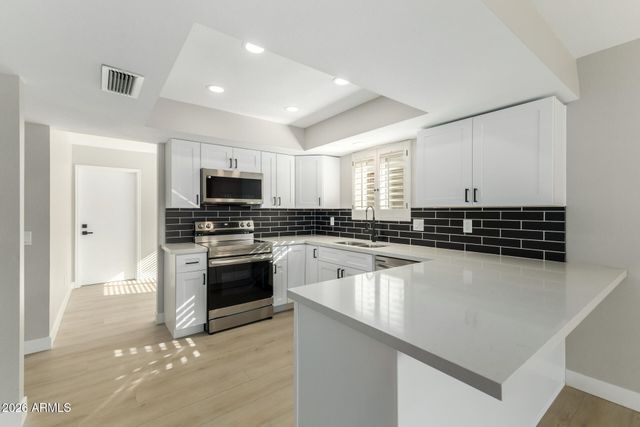 26622 S NEW TOWN Drive, Sun Lakes, AZ 85248