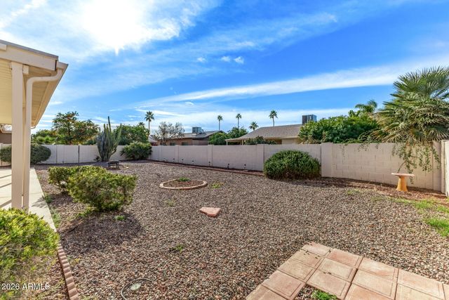 26622 S NEW TOWN Drive, Sun Lakes, AZ 85248
