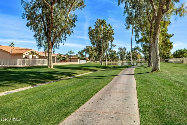 26622 S NEW TOWN Drive, Sun Lakes, AZ 85248