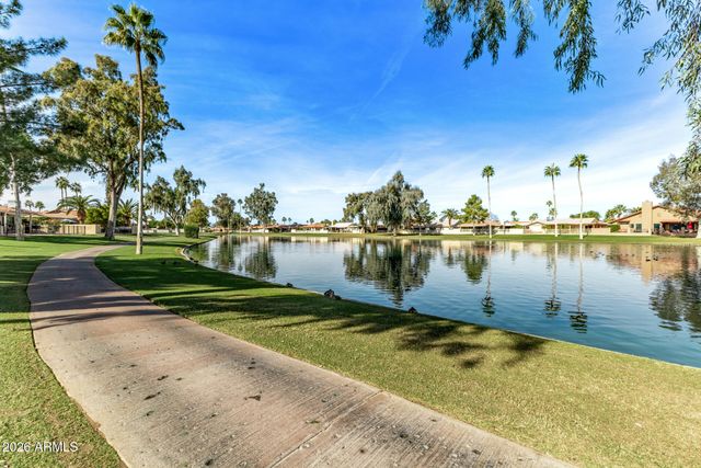 26622 S NEW TOWN Drive, Sun Lakes, AZ 85248