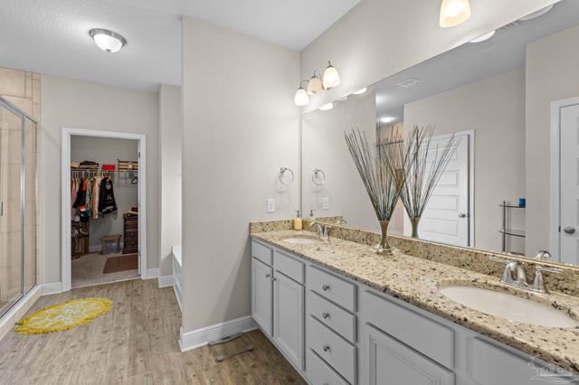 3582 Turquoise Dr, Navarre, FL 32566