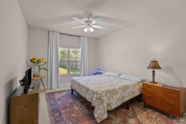 3582 Turquoise Dr, Navarre, FL 32566