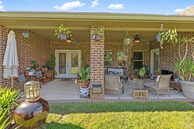 3582 Turquoise Dr, Navarre, FL 32566