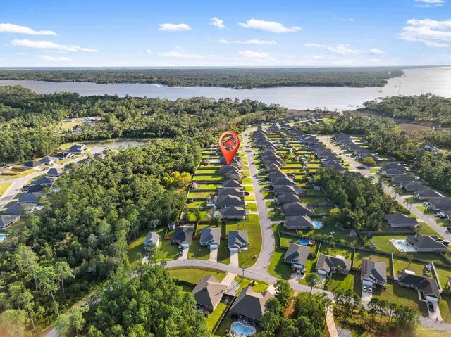 3582 Turquoise Dr, Navarre, FL 32566