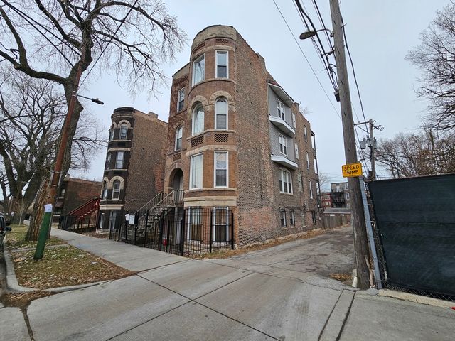9041 S Burley Avenue, Chicago, IL 60617