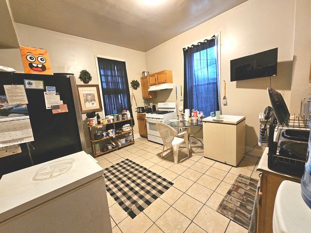 9041 S Burley Avenue, Chicago, IL 60617