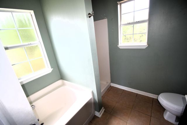 2498 S Lakeview Drive, Crestview, FL 32536
