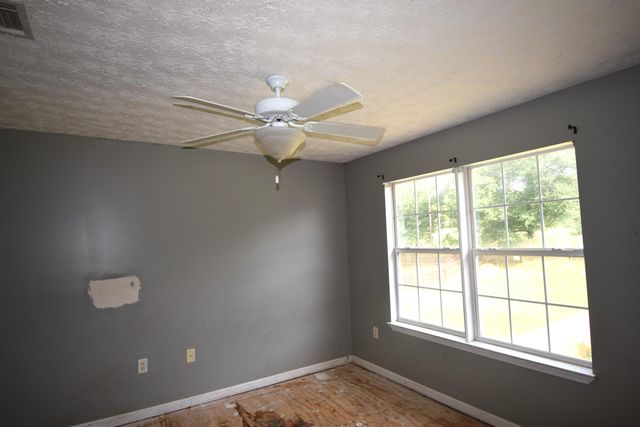 2498 S Lakeview Drive, Crestview, FL 32536