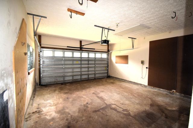 2498 S Lakeview Drive, Crestview, FL 32536