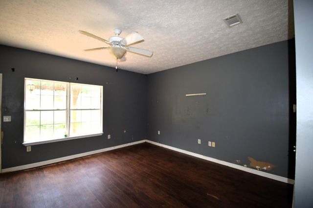 2498 S Lakeview Drive, Crestview, FL 32536