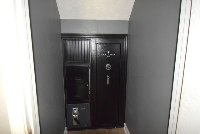 2498 S Lakeview Drive, Crestview, FL 32536