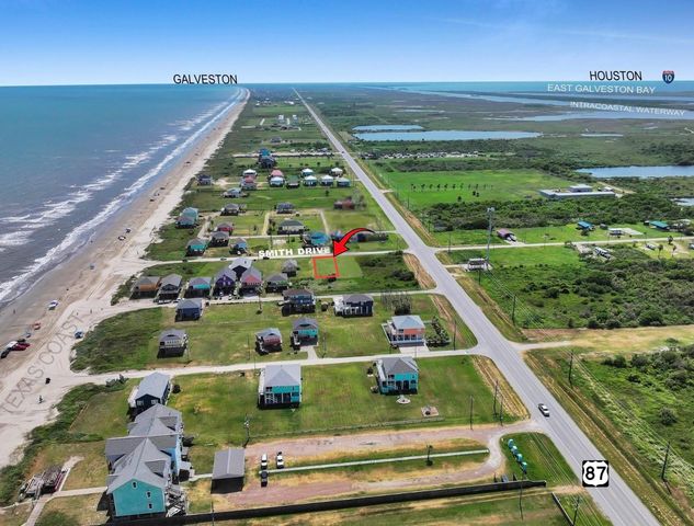 986 Smith Drive, Gilchrist, TX 77617