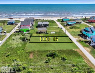 986 Smith Drive, Gilchrist, TX 77617