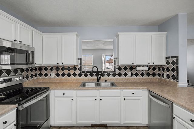 1086 Jason Cir, Ashland City, TN 37015