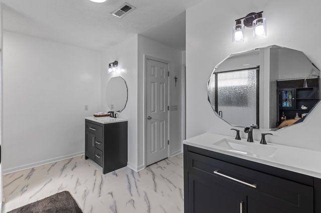 1086 Jason Cir, Ashland City, TN 37015