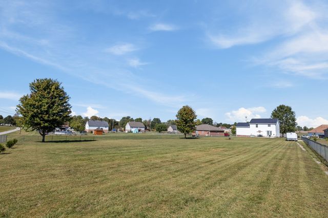 1086 Jason Cir, Ashland City, TN 37015