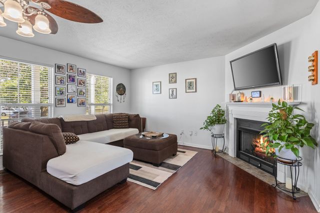 1086 Jason Cir, Ashland City, TN 37015