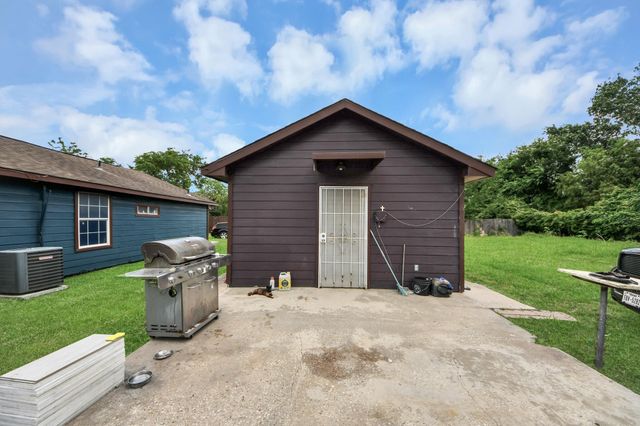 8227 Chadwick Street, Houston, TX 77029