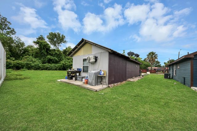 8227 Chadwick Street, Houston, TX 77029