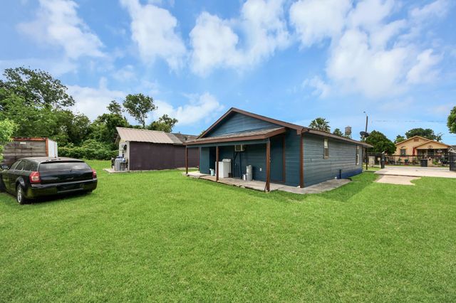 8227 Chadwick Street, Houston, TX 77029