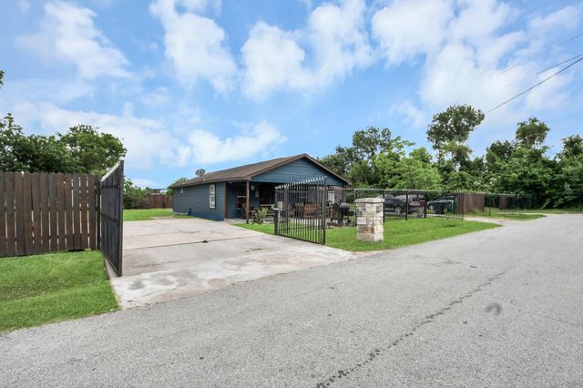 8227 Chadwick Street, Houston, TX 77029