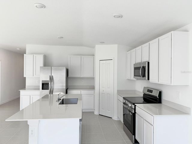 2122 CHRIS DRIVE, Winter Haven, FL 33884