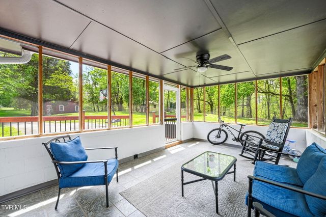 241 Summer Sound Road, Piney Flats, TN 37686