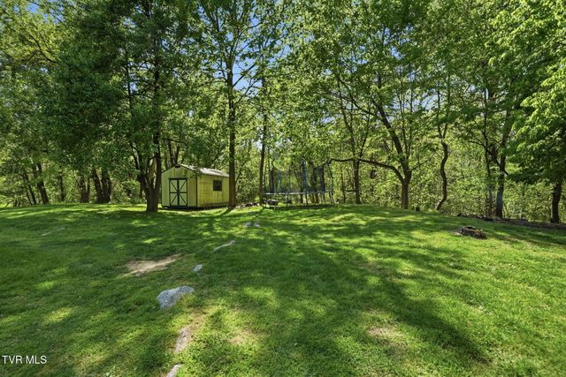 241 Summer Sound Road, Piney Flats, TN 37686
