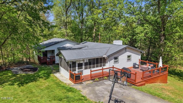 241 Summer Sound Road, Piney Flats, TN 37686