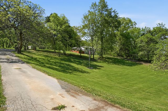 241 Summer Sound Road, Piney Flats, TN 37686