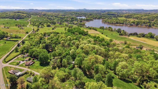241 Summer Sound Road, Piney Flats, TN 37686