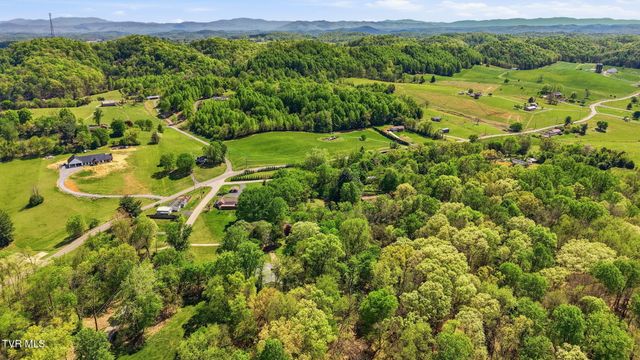 241 Summer Sound Road, Piney Flats, TN 37686