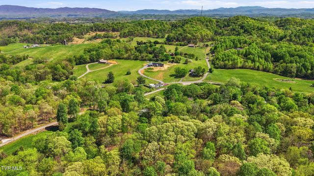 241 Summer Sound Road, Piney Flats, TN 37686