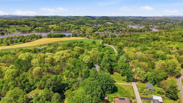 241 Summer Sound Road, Piney Flats, TN 37686