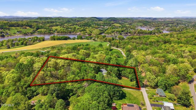 241 Summer Sound Road, Piney Flats, TN 37686