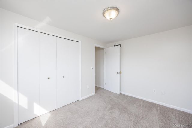 1717 Nakota Road, Royal Oak Charter Township, MI 48073